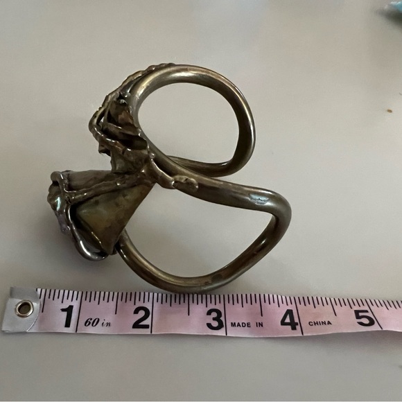 Amethyst 🌸 Purple Floral Design Metal Cuff Bracelet - Picture 8 of 8